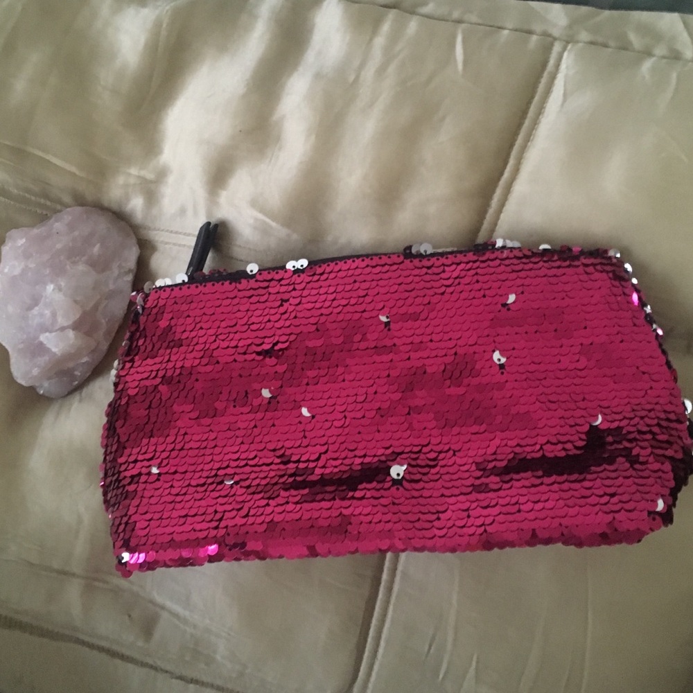 VS glam sequin makeup bag 💖